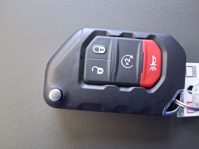 New 2026 Gray Jeep Mojave X image 28