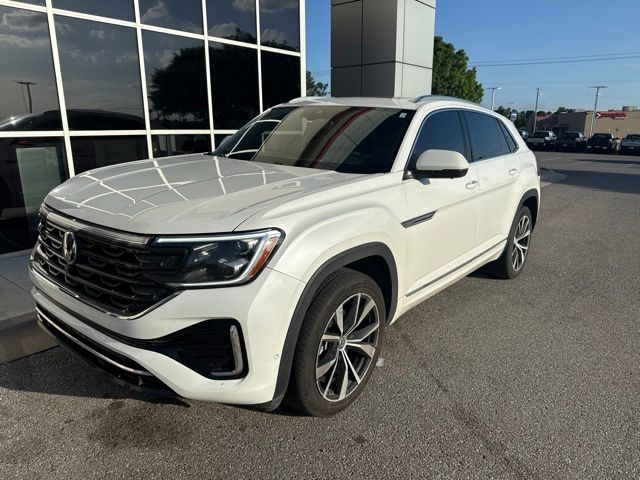 2024 Volkswagen Atlas Cross Sport 2.0T SEL Premium R-Line 4MOTION's photo