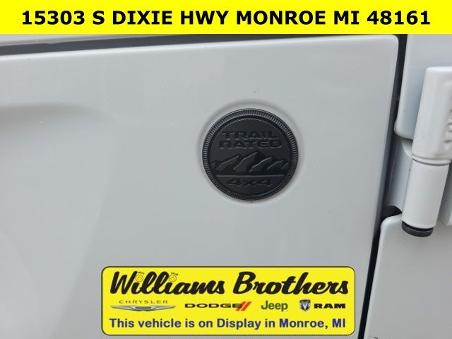 2023 Jeep Gladiator Sport - Bright White Clearcoat exterior view 13