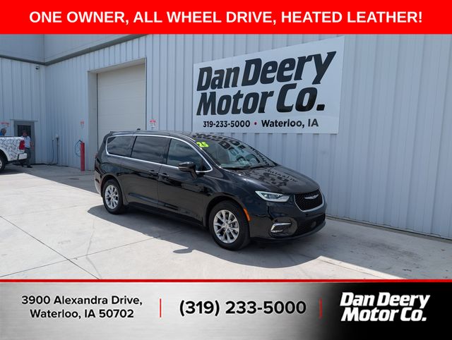 Diamond Black Crystal Pearlcoat 2025 Chrysler Pacifica Minivan All-Wheel Drive 9-Speed Automatic