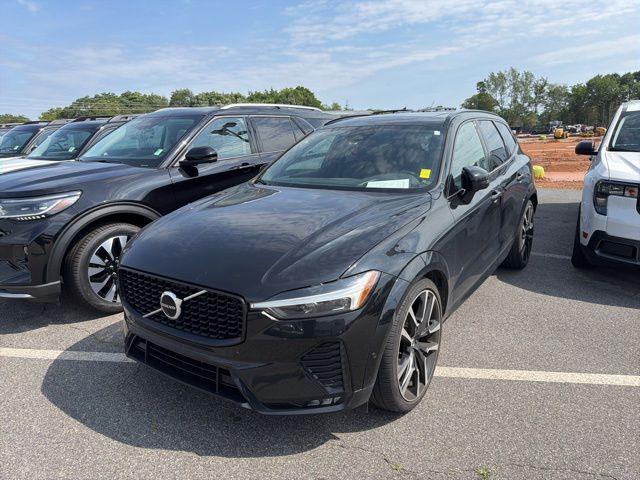 2024 Volvo XC60 B5 Ultimate Dark Theme AWD's photo
