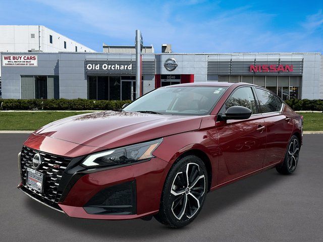 Red (Scarlet Ember Tintcoat) 2023 Nissan Altima 2.5 SR FWD Sedan Front-Wheel Drive Continuously Variable Transmission