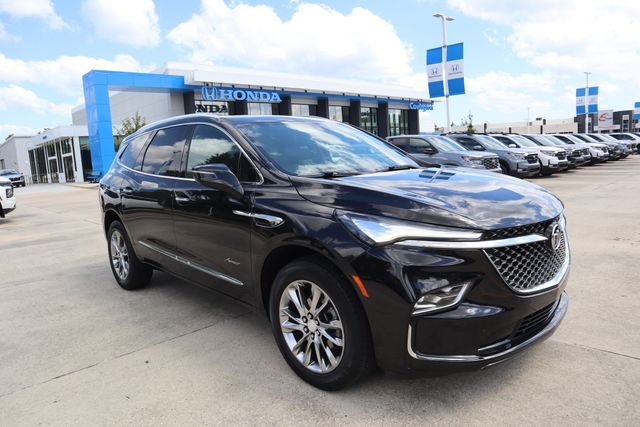  2022 Buick Enclave Avenir FWD   