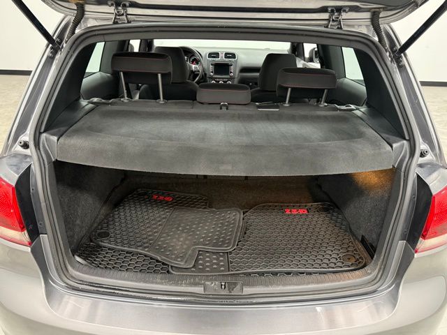 2010 Volkswagen GTI photo