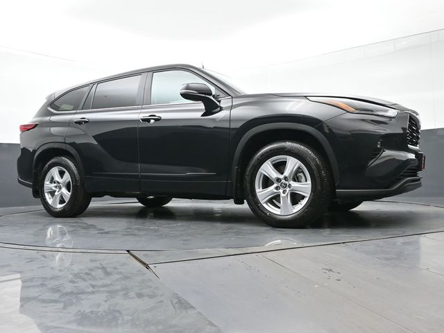 2023 Toyota Highlander LE 39