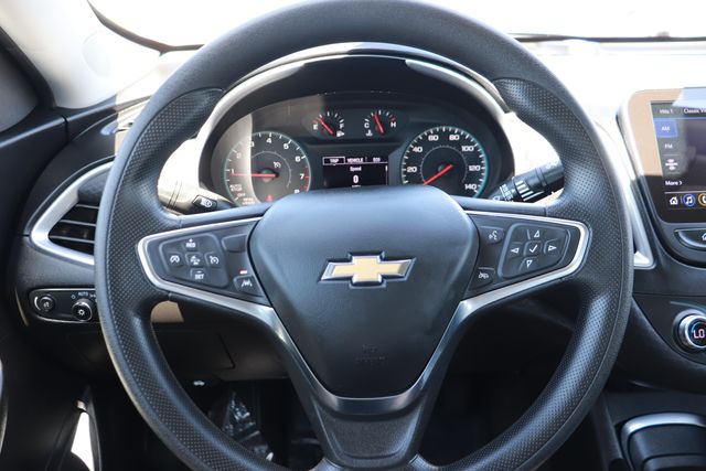 2024 Chevrolet Malibu LT photo