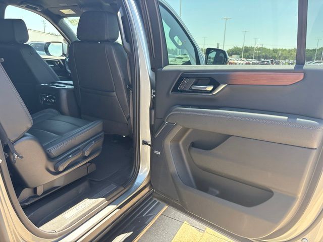 Used 2025 GMC Yukon XL SUV