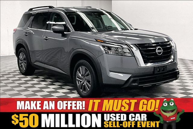 2025 Nissan Pathfinder SV