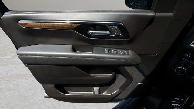 Used 2025 Black Chevrolet High Country image 17