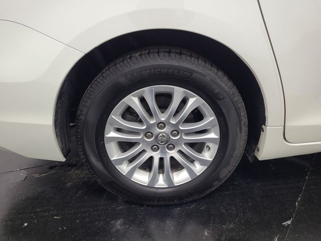 2015 – Toyota – Sienna