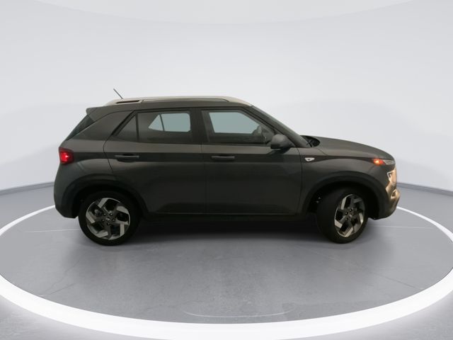 Used 2024 Gray Hyundai SEL image 7