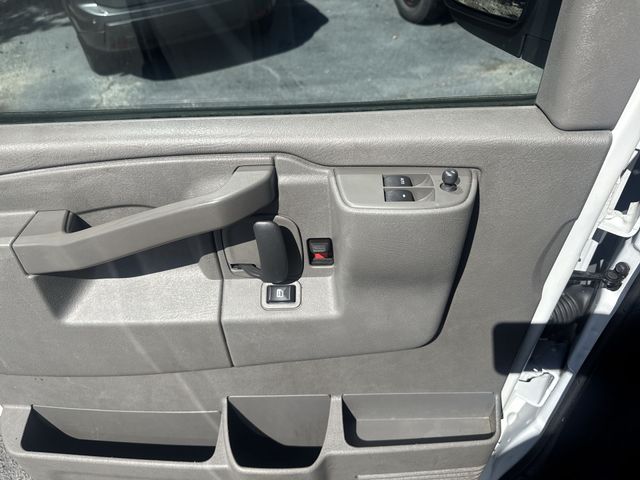 Used 2023 White GMC Work Van image 25