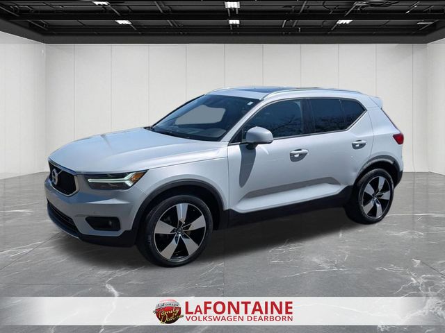 2021 Volvo XC40 Momentum
