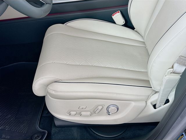 Thumbnail: 2026 Genesis GV80 - 21