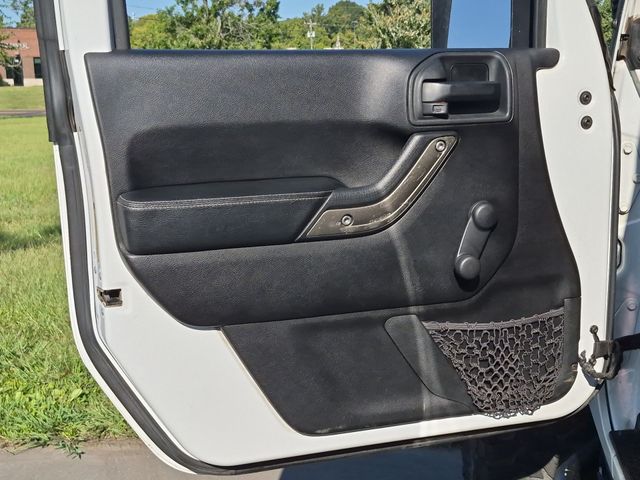 Used 2018 White Jeep Sport image 19