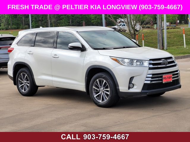 White (Blizzard Pearl) 2018 Toyota Highlander XLE SUV / Crossover Front-Wheel Drive 8-Speed Automatic