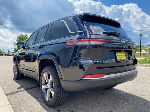 2026 Jeep Grand Cherokee Limited - Diamond Black exterior view 7