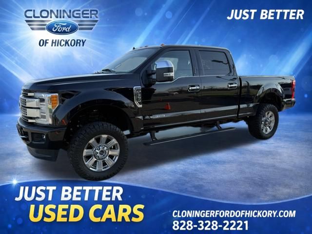 Agate Black Metallic 2019 Ford F-350 Super Duty Platinum Crew Cab 4WD Pickup Truck Four-Wheel Drive 6-Speed Automatic