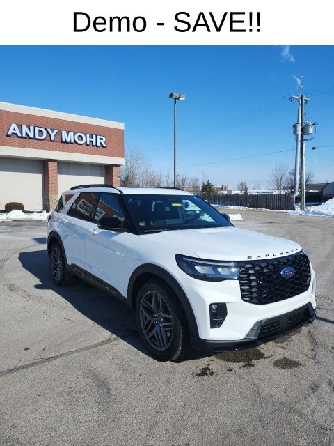 White Metallic 2026 Ford Explorer SUV / Crossover All-Wheel Drive Automatic