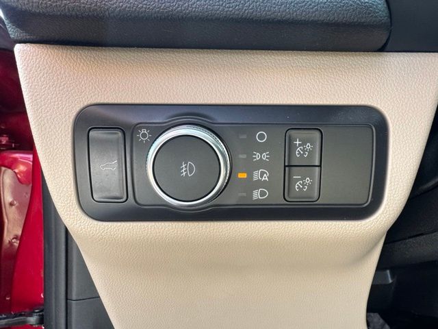 Used 2021 Red Ford SEL image 23