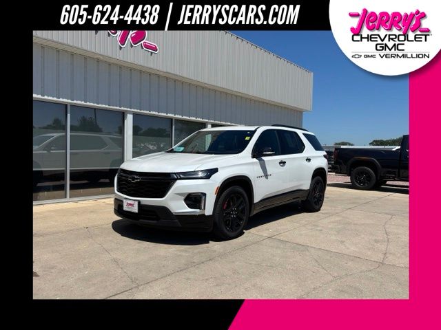 White (Iridescent Pearl Tricoat) 2023 Chevrolet Traverse SUV / Crossover Four-Wheel Drive 9-Speed Automatic
