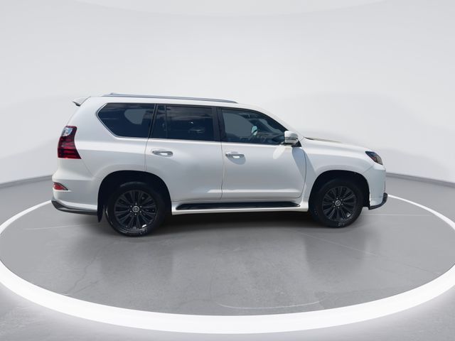 Used 2021  Lexus 460 Luxury image 9