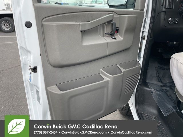 2018 GMC Savana 2500 Work Van 3