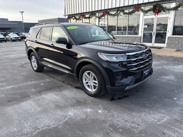 2025 Ford Explorer Active AWD