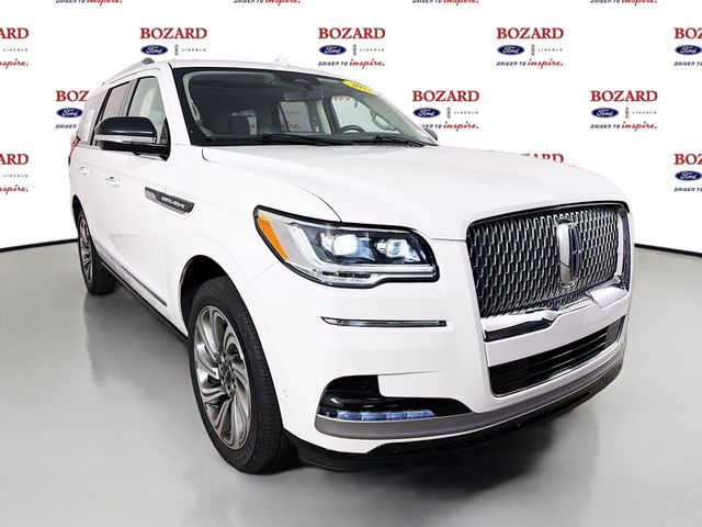 White Metallic 2022 Lincoln Navigator SUV / Crossover Four-Wheel Drive Automatic