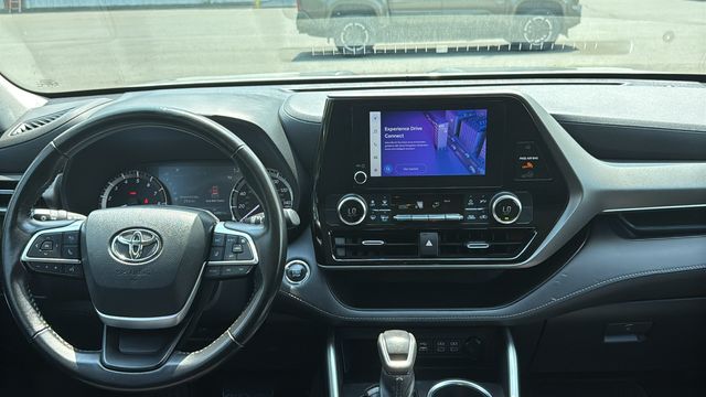 Used 2023 Toyota Highlander SUV