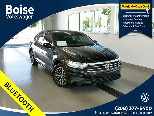 Black Uni 2021 Volkswagen Jetta S FWD Sedan Front-Wheel Drive 6-Speed Manual