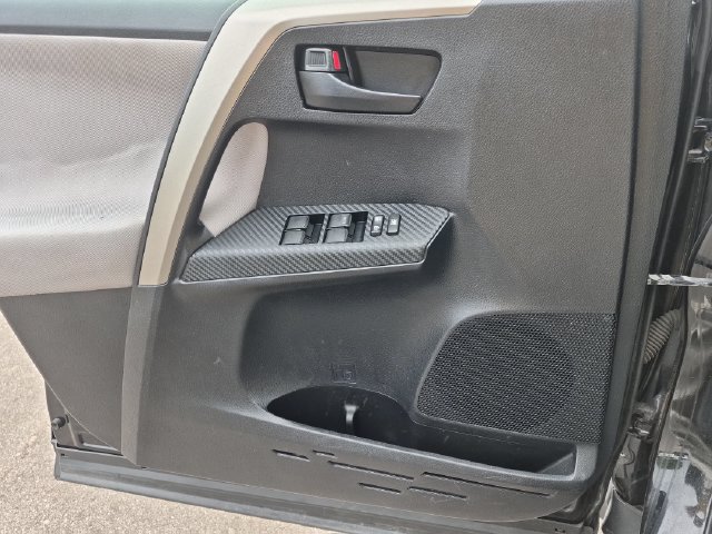 2014 Toyota RAV4 - Image 14