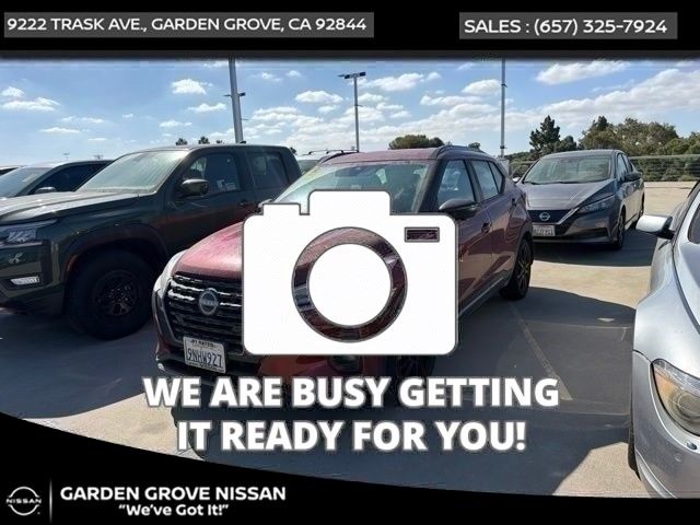 2023 Nissan Kicks SR FWD