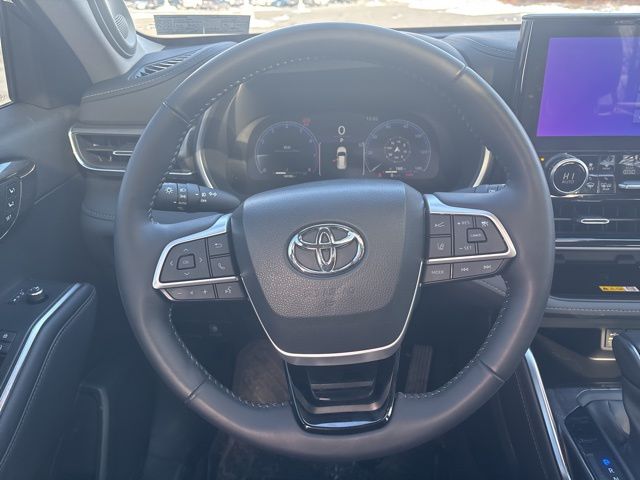 used 2023 Toyota Highlander car, priced at $39,529