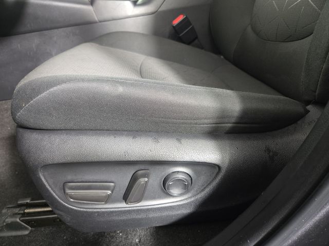 2024 Toyota RAV4 XLE photo