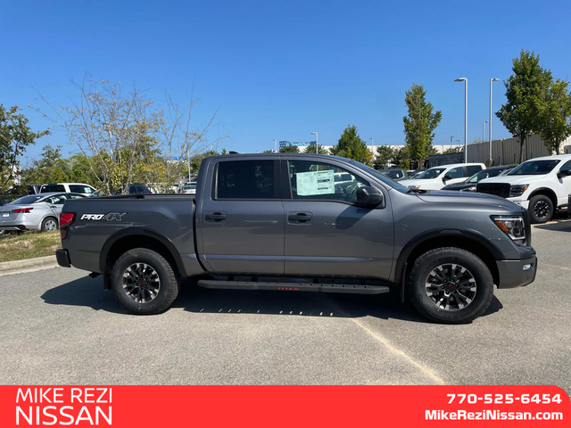 2024 Nissan Titan PRO-4X 2