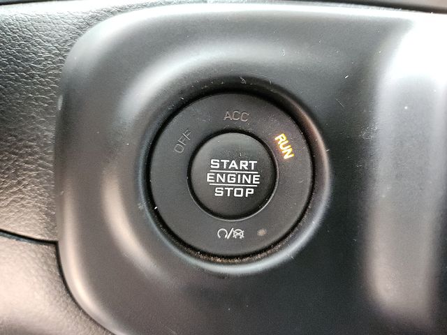 Used Car 2022 Jeep Gladiator  Willys For Sale Under $30,000 In Plainview, Texas