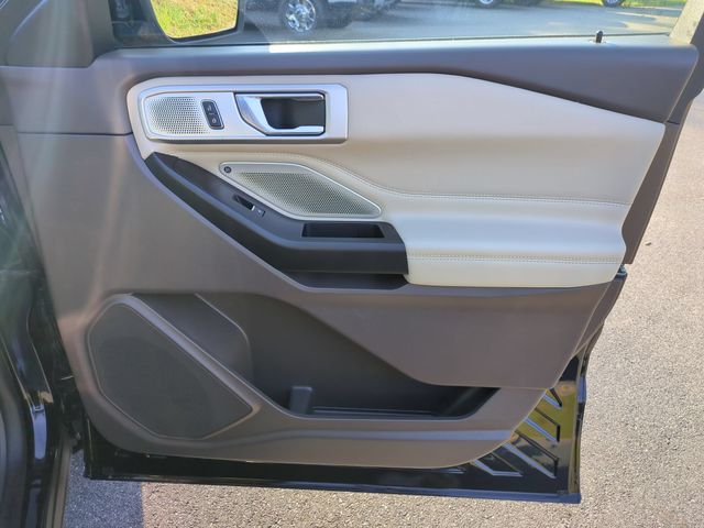 Used 2020 Black Ford Platinum image 35