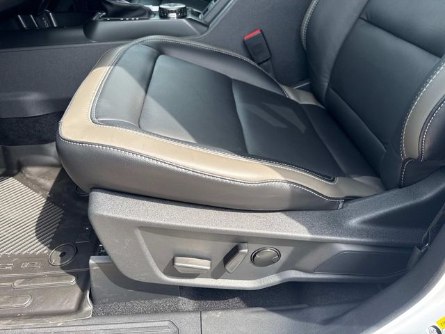 New 2026 White Ford Outer Banks image 17