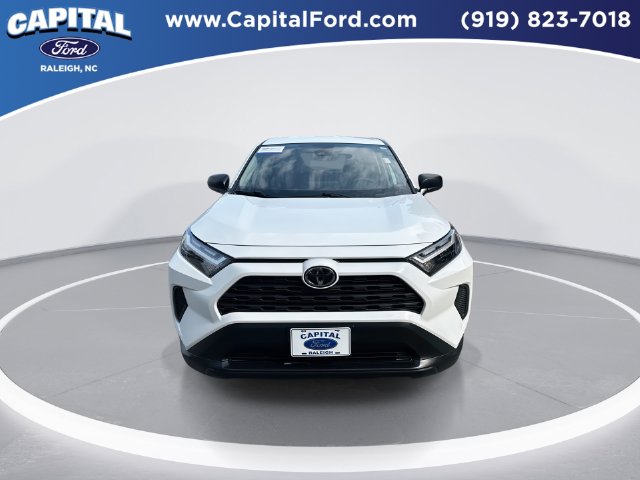 Used 2025 Ice Toyota LE image 3