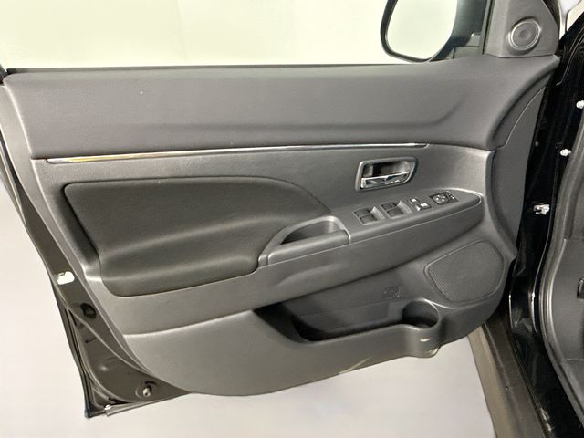 MitsubishiOutlander Sport15