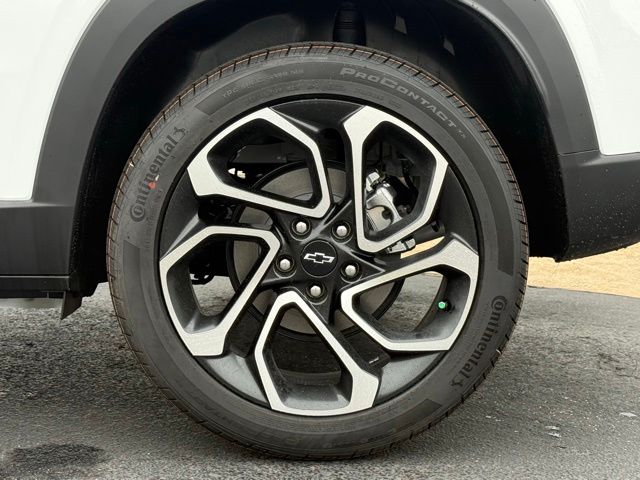 new 2026 Chevrolet Trax car, priced at $27,885