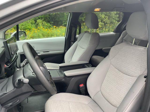 Used 2025 Toyota Sienna Van