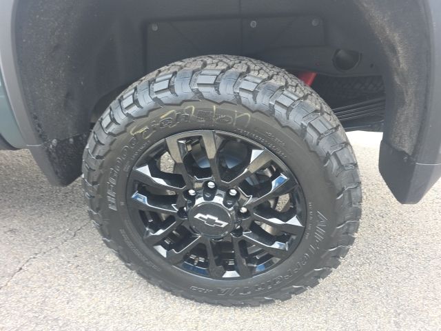 New 2026 Gray Chevrolet LT image 11