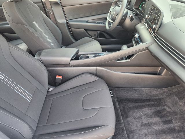 Used 2025 Hyundai Elantra Hybrid Sedan