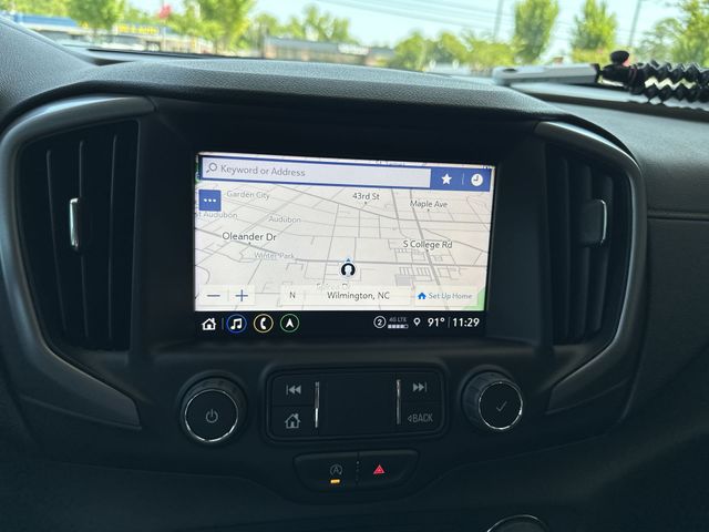 Used 2022 White GMC AT4 image 19