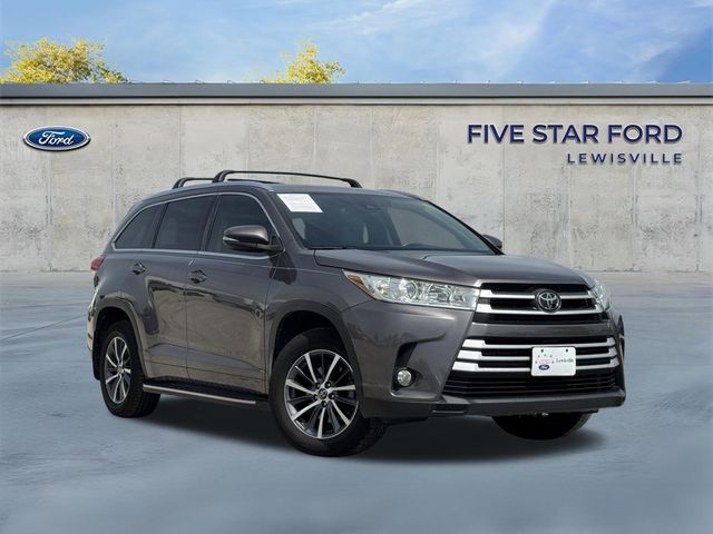 Predawn Gray Mica 2017 Toyota Highlander XLE SUV / Crossover Front-Wheel Drive 8-Speed Automatic