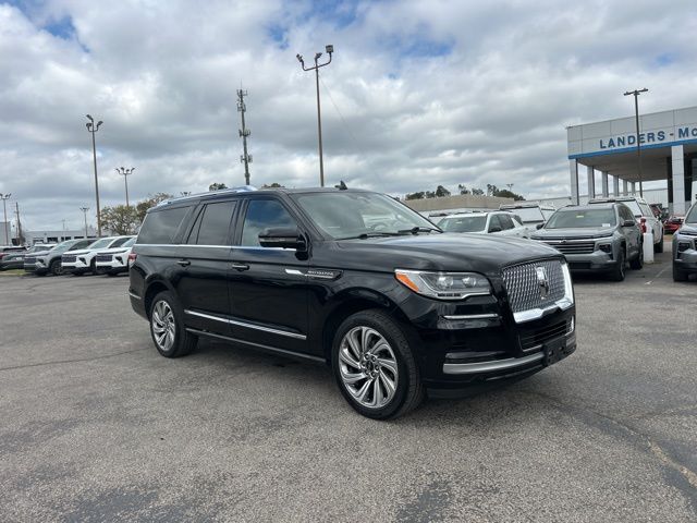Black Metallic 2022 Lincoln Navigator L Reserve 4WD SUV / Crossover Four-Wheel Drive Automatic