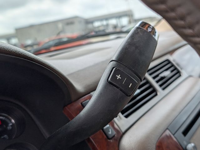 Used 2014 White Chevrolet LTZ image 21