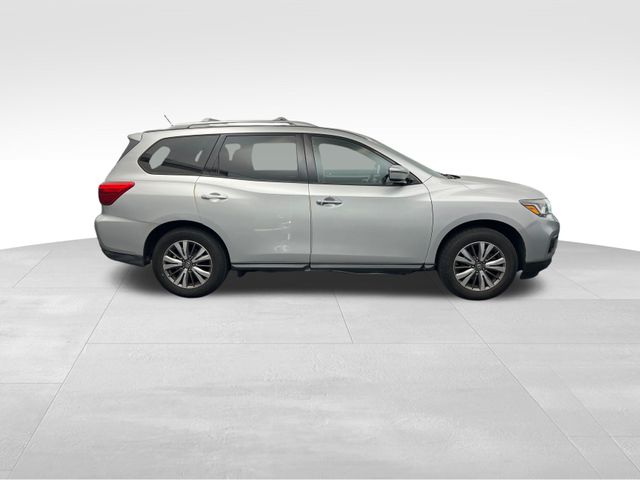 2018 Brilliant Silver Metallic Nissan Pathfinder SV 4X4 SUV